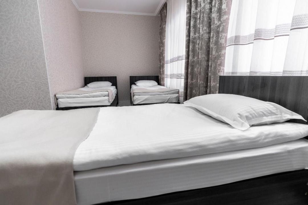 Mixx Hotel Каракол Екстер'єр фото