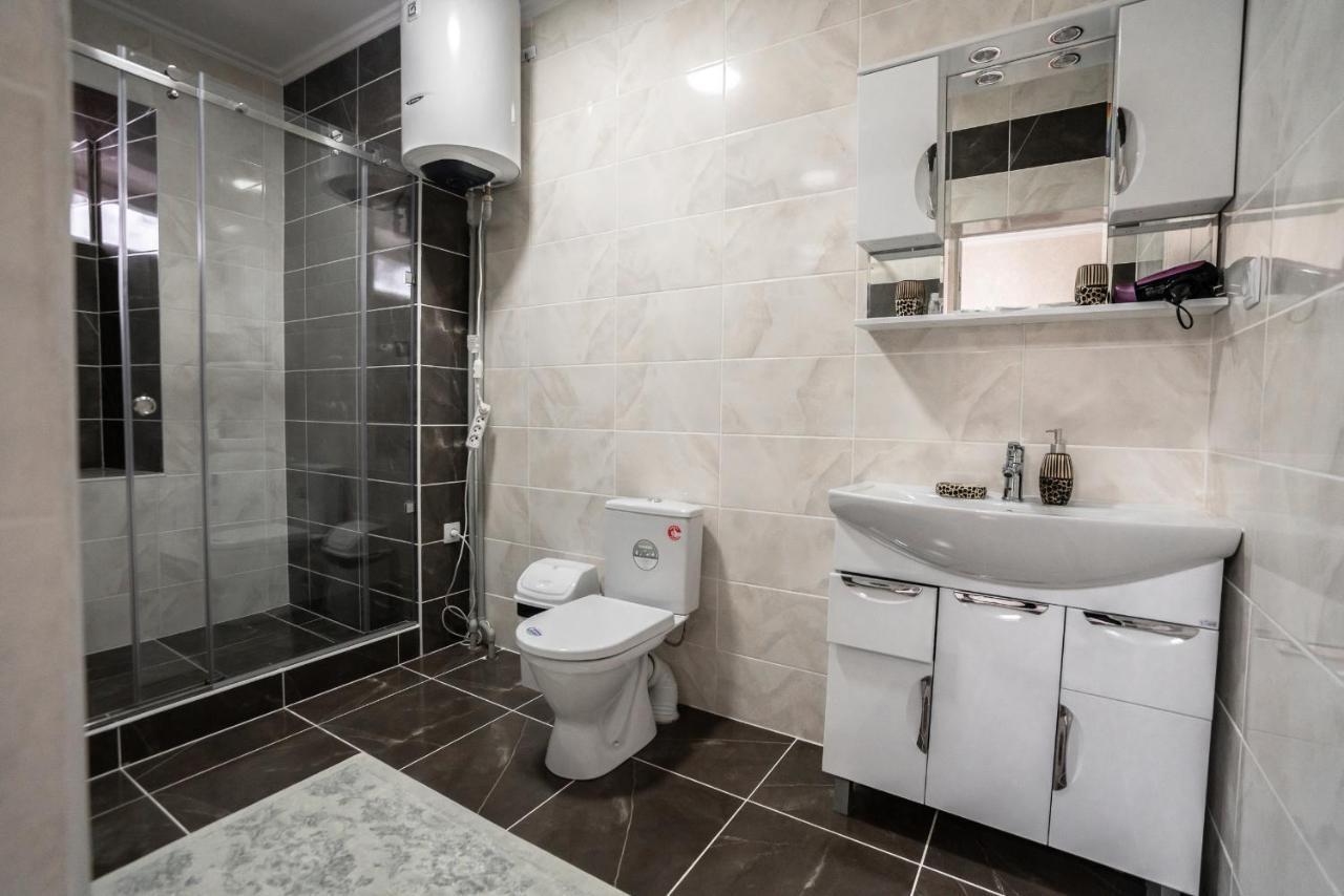 Mixx Hotel Каракол Екстер'єр фото